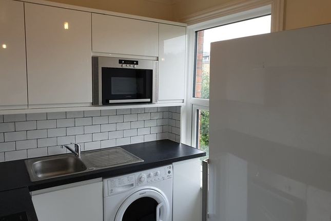 Studio to rent in Tunis Road, London