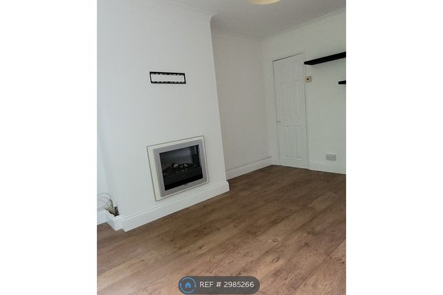 Thistledown, Essex, Basildon photo 5