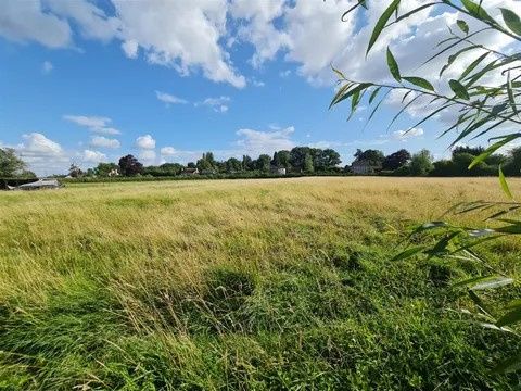 4 Bedroom Property With Land