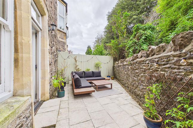 Flat 1 Da Vinci House, 4, Hill Road, Clevedon photo 2