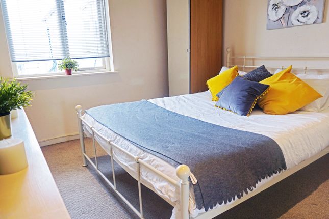Flat to rent in Cathays Terrace, Cathays, Cardiff
