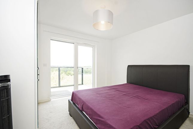 Shearwater Drive, Colindale photo 4