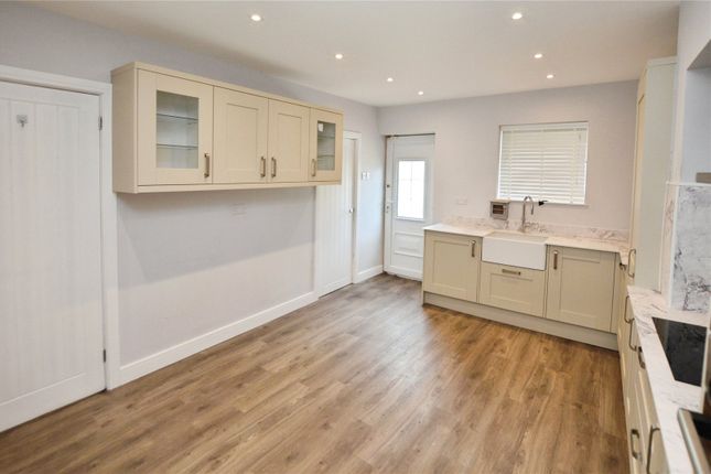 57, Middleton Park Avenue, West Yorkshire photo 5