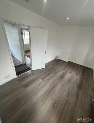 Abbots Road, Edgware photo 2