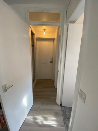 Whitley Close, Stanwell photo 3