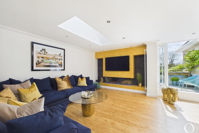 Flat Flat 15, 9, Branksome Wood Road, Bournemouth photo 2