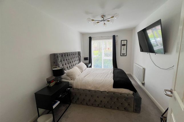 Flat for sale in Lowes House, Rodney Drive, Woodley