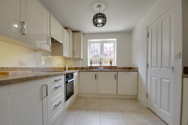 7, Tudor Gardens, Worthing photo 4