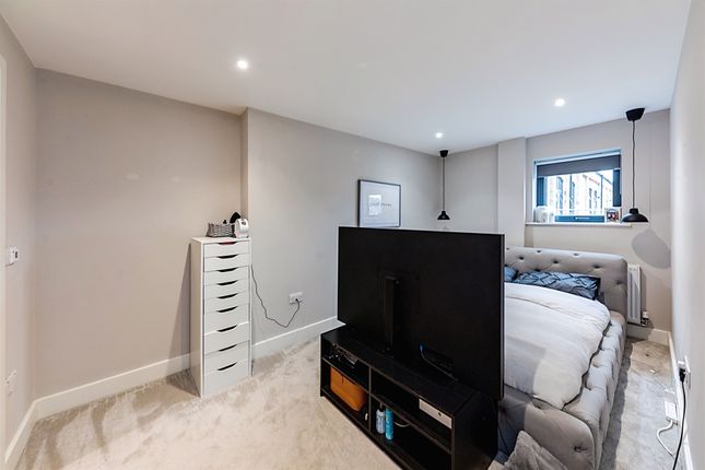 Flat for sale in Crabble Hill, Dover