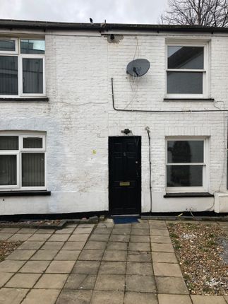 Thumbnail Cottage to rent in High Road, London