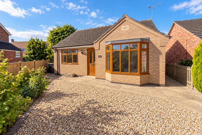2-bed bungalow on 34 Davy's Lane, Bracebridge Heath, Lincolnshire, £240,000