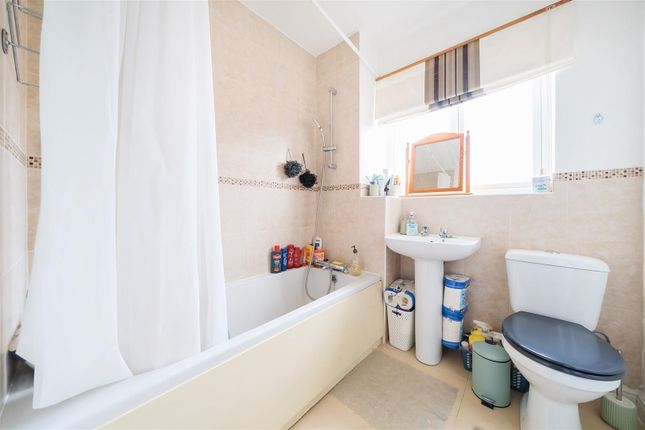 End terrace house for sale in Hamilton Road, Watford