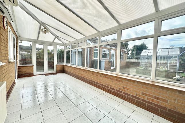 7, Godwin Crescent, Shavington photo 2