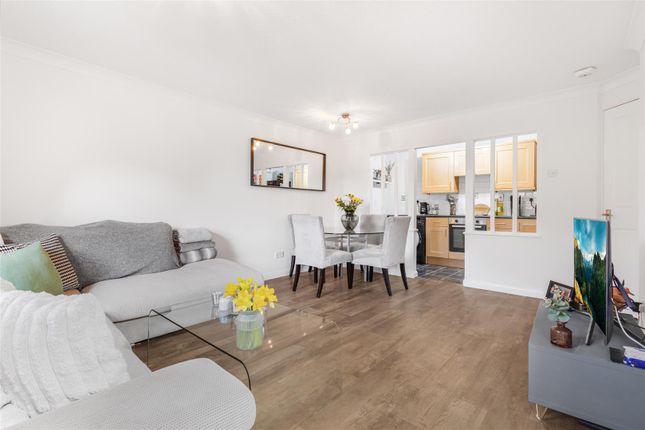 Flat 44, Fitzwalter Place, Chelmsford Road, Dunmow photo 2