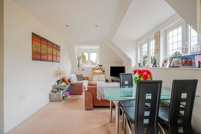 12 Vernon Court London Road, Ascot photo 3