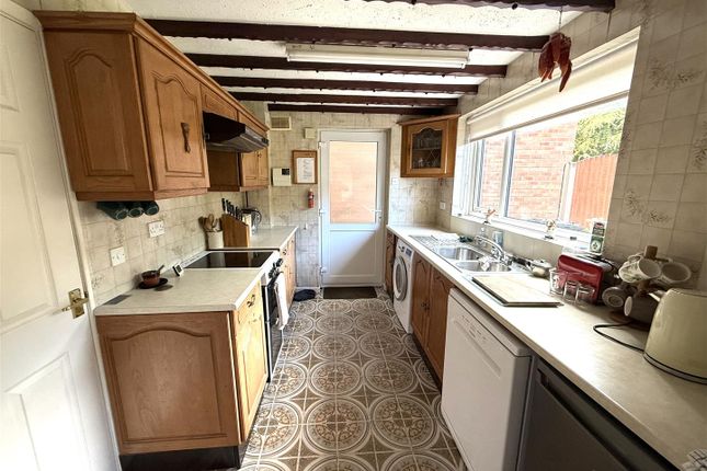 19, Allan Avenue, Derby photo 4