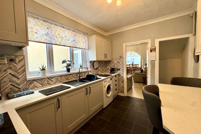 36 Williams Place, Merthyr Tydfil photo 3