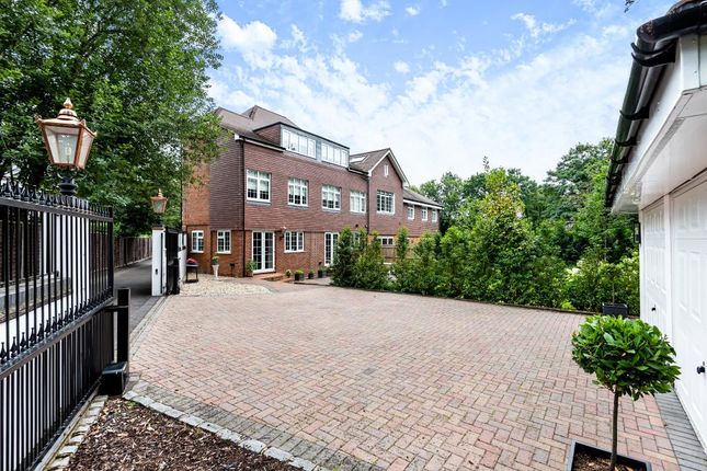 Thumbnail Semi-detached house to rent in Sunningdale, Ascot