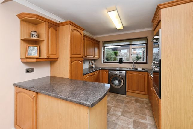 30, Chaplin Close, Essex photo 4