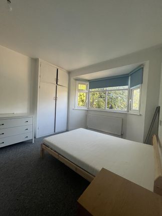 234, Gunnersbury Avenue, London photo 2