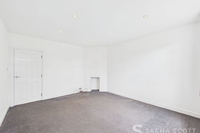 2a The Parade Tattenham Way, Tadworth photo 3