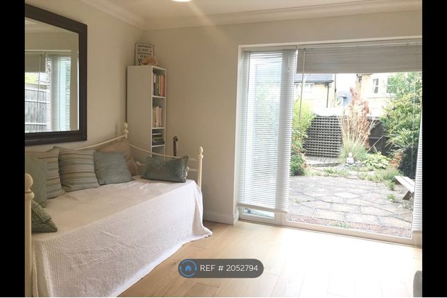 Terraced house to rent in Marshall Square, Southampton