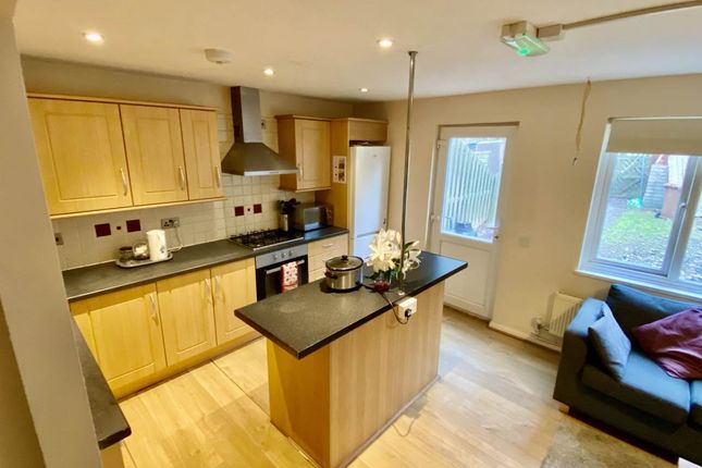 Room 5 178, Bringhurst, Peterborough photo 5