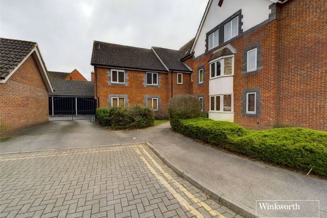 Flat to rent in Stratheden Place, Reading, Berkshire