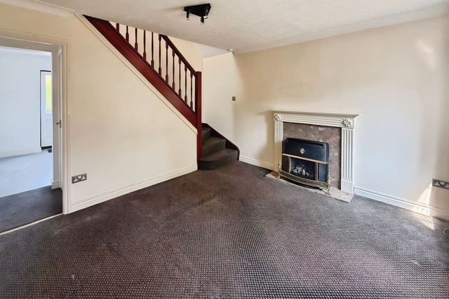 15, Whinchat Grove, Kidderminster photo 2