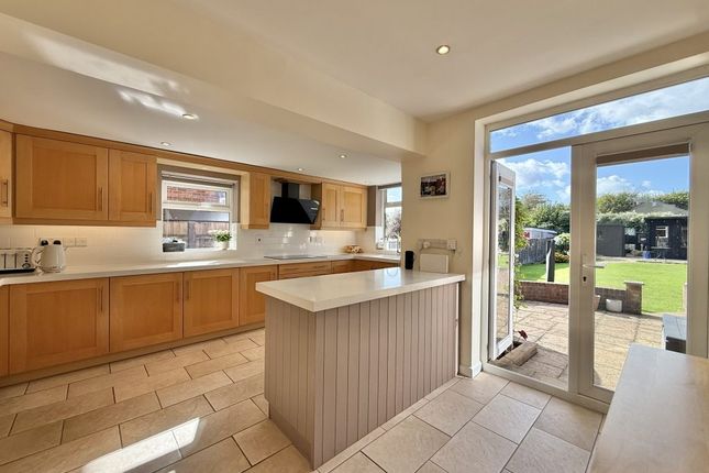 11, Swallowcliffe Gardens, Yeovil photo 2
