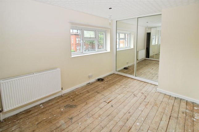 45, Stocksbridge Avenue, Hull photo 4