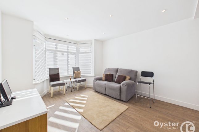 31 Farm Road, Edgware photo 2