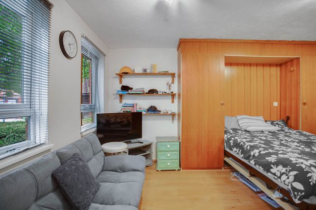 38, Harper Road, London photo 4