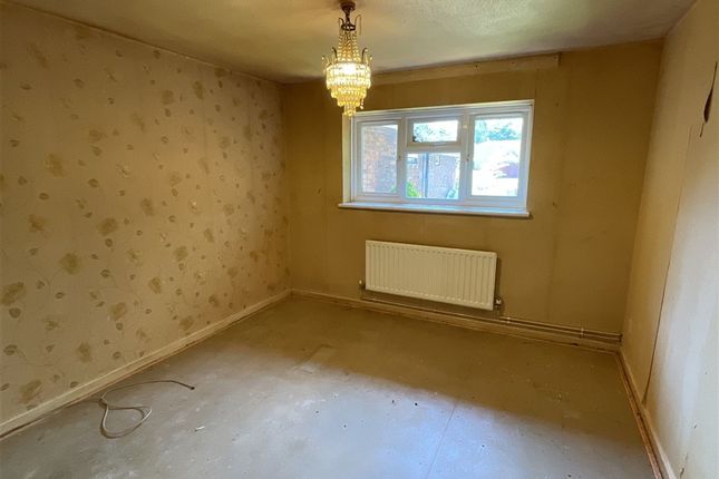 Kensington Road Broadfield, Crawley photo 5