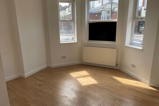 49, West Road, Westcliff-on-Sea photo 3