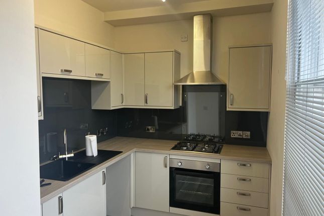 Flat 2, Willow House, Taunton photo 3