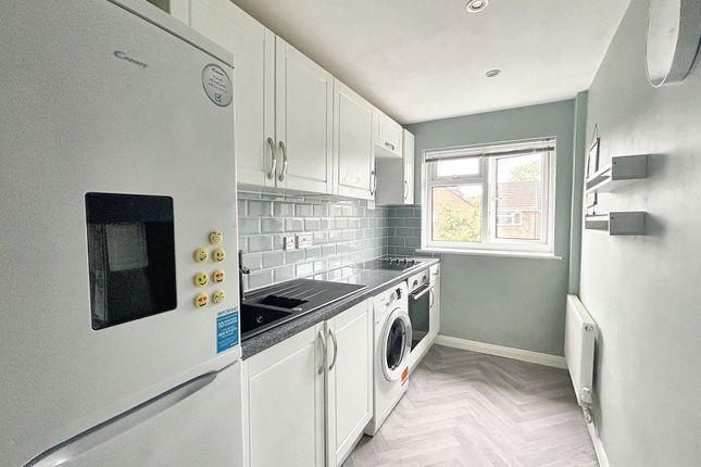 20 Cumberland Way, Southampton photo 3