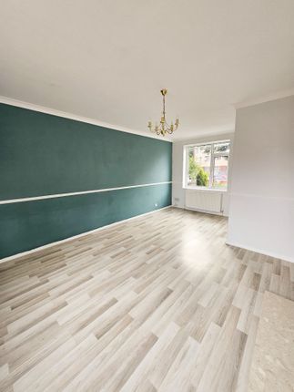11 Parkway North, Doncaster photo 4