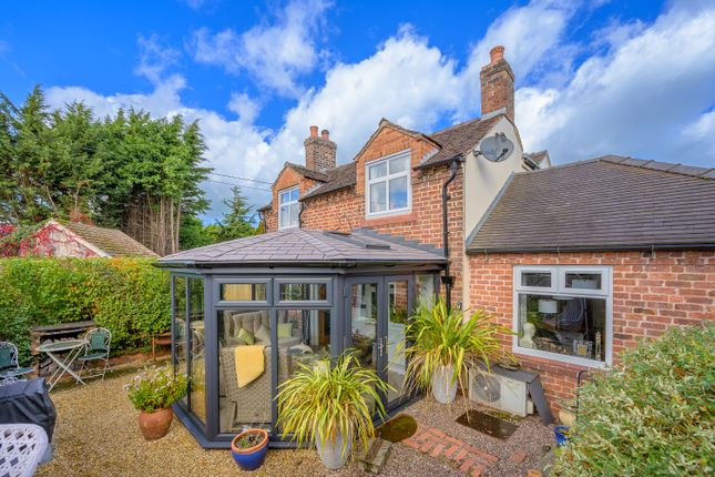 Yew Tree Lane, Market Drayton photo 3