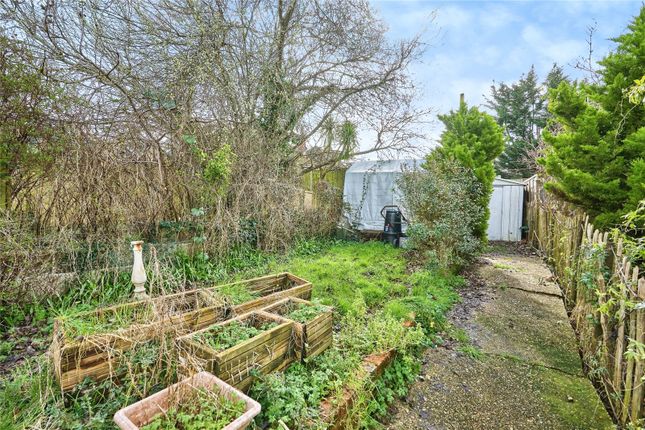 28, Barton Road, Isle of Wight photo 5