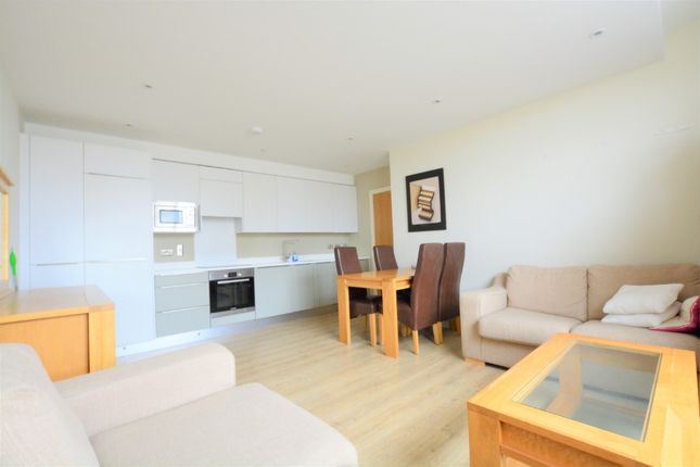 Flat to rent in Western Road, City Centre, Brighton