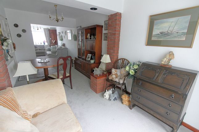 35 Horndean Avenue, Wigston photo 4