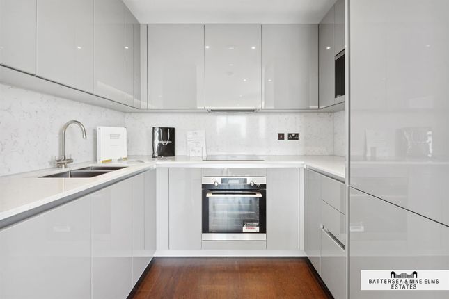 3 Lanchester Way, London photo 2