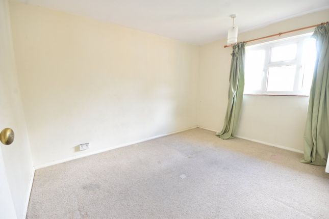 Flat for sale in Reigate, Surrey