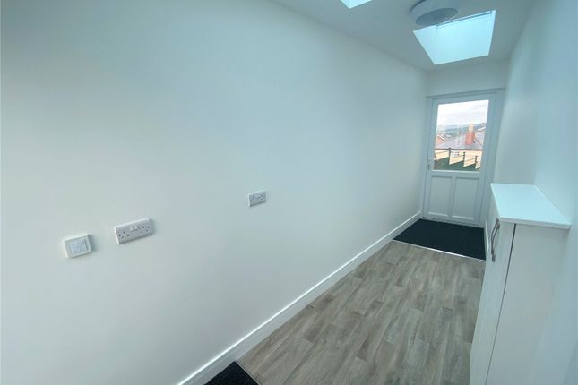 6, Anstey Crescent, Devon photo 3