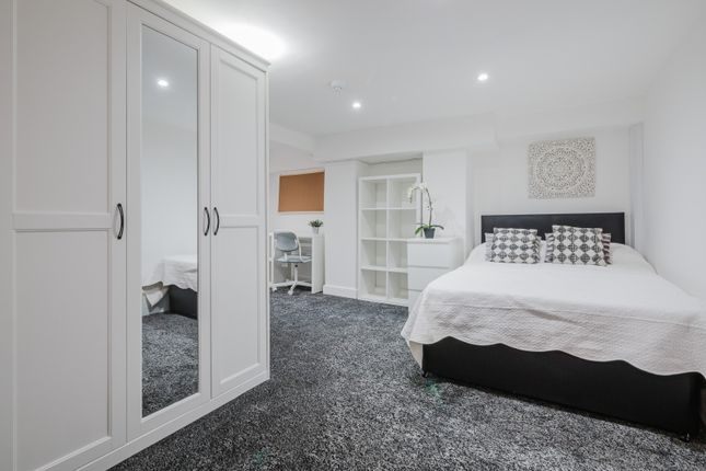 460 Moss Lane East, Manchester photo 5