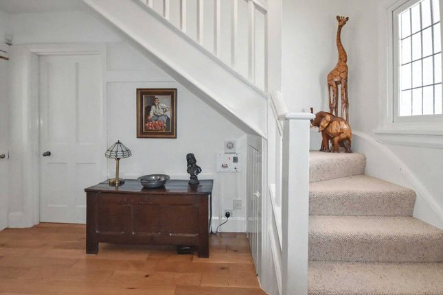 2, Firfield Road, Surrey photo 4