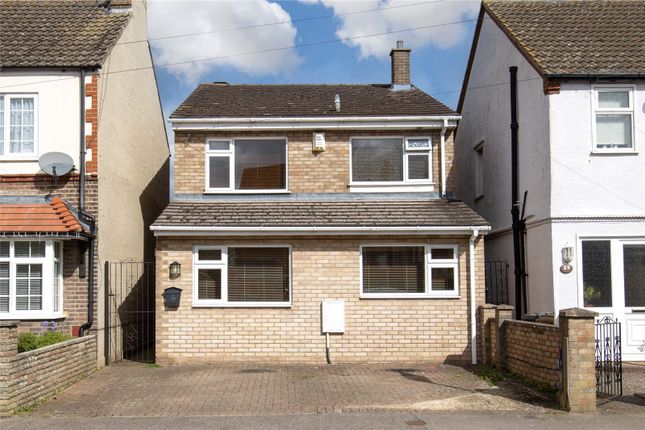 Detached house for sale in Lothair Road, Luton, Bedfordshire