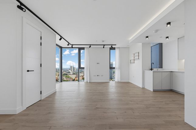 Apartment 93 Valencia Tower 3, Bollinder Place, London photo 3