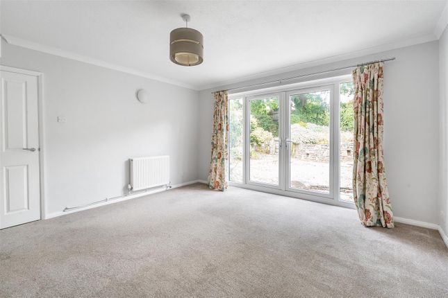 12 Church Road, ASHTEAD photo 4